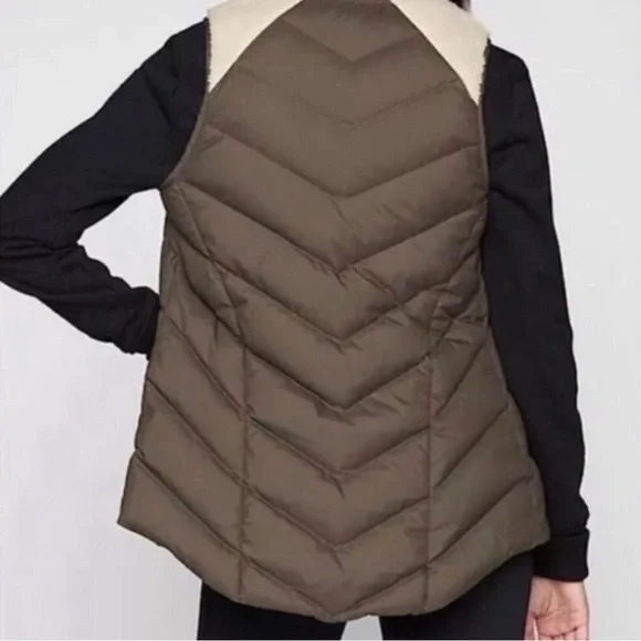 Athleta Responsible Down Tundra Sherpa Puffer Vest Womens Size Medium - Picture 4 of 14